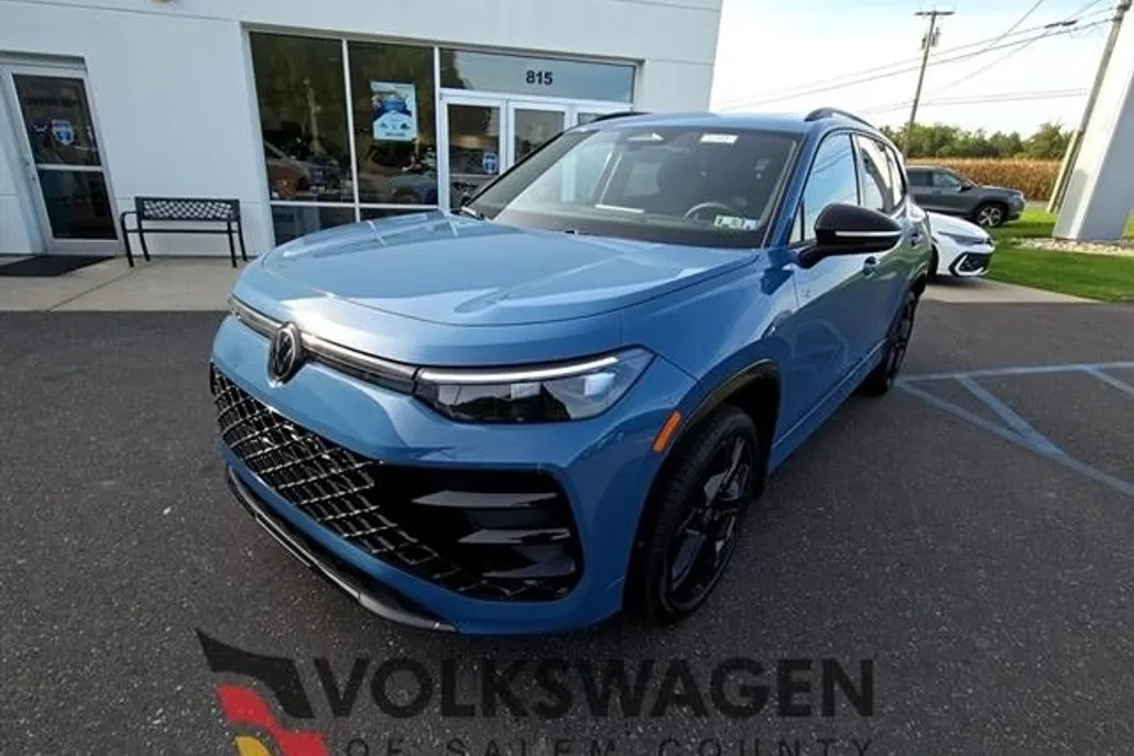 2025 Volkswagen Tiguan SE R-Line Black photo 1