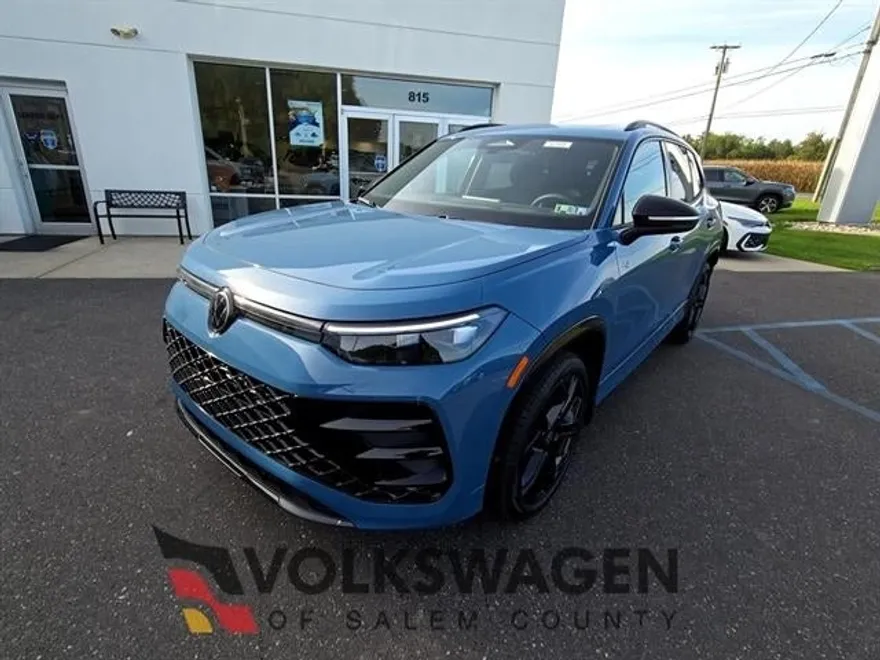 2025 Volkswagen Tiguan SE R-Line Black photo 1