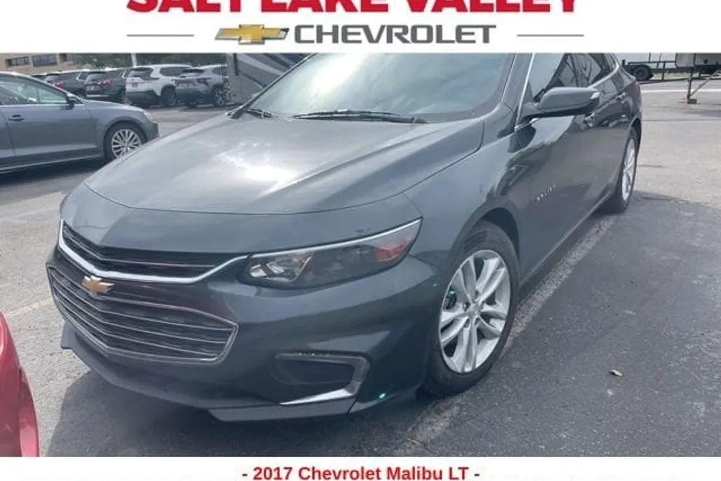 2017 Chevrolet Malibu 1LT photo 1