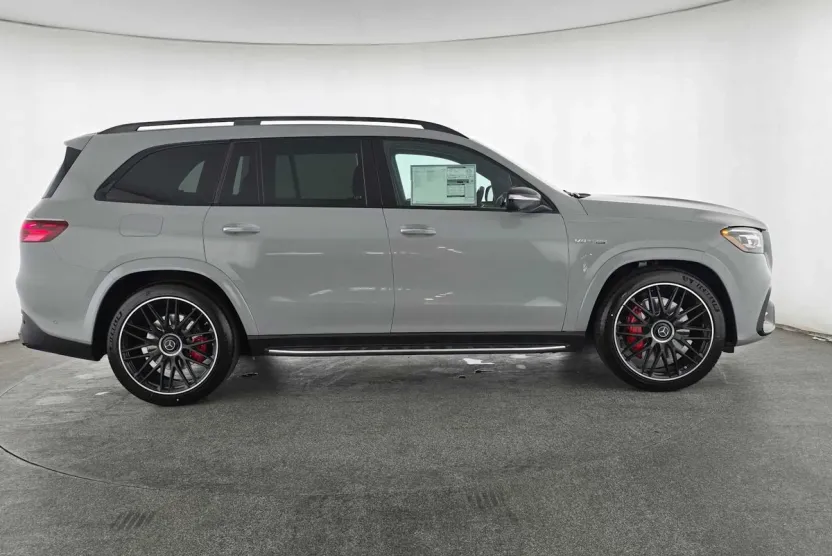 2026 Mercedes Benz GLS AMG 63 photo 1