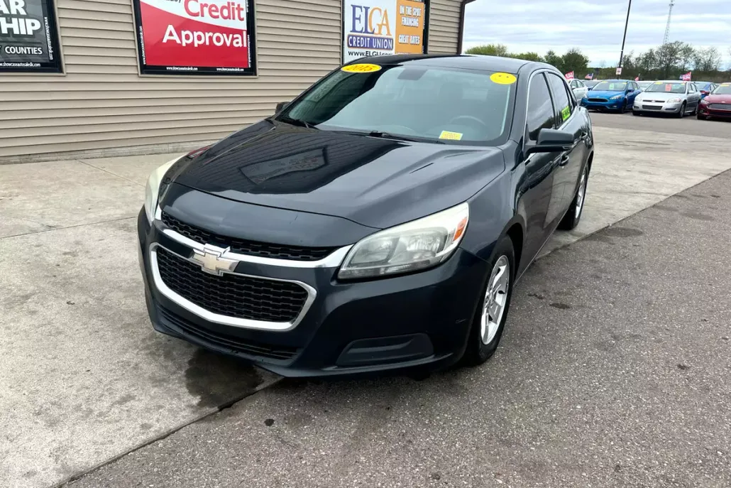 2015 Chevrolet Malibu LS photo 1