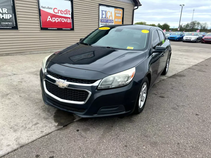 2015 Chevrolet Malibu LS photo 1