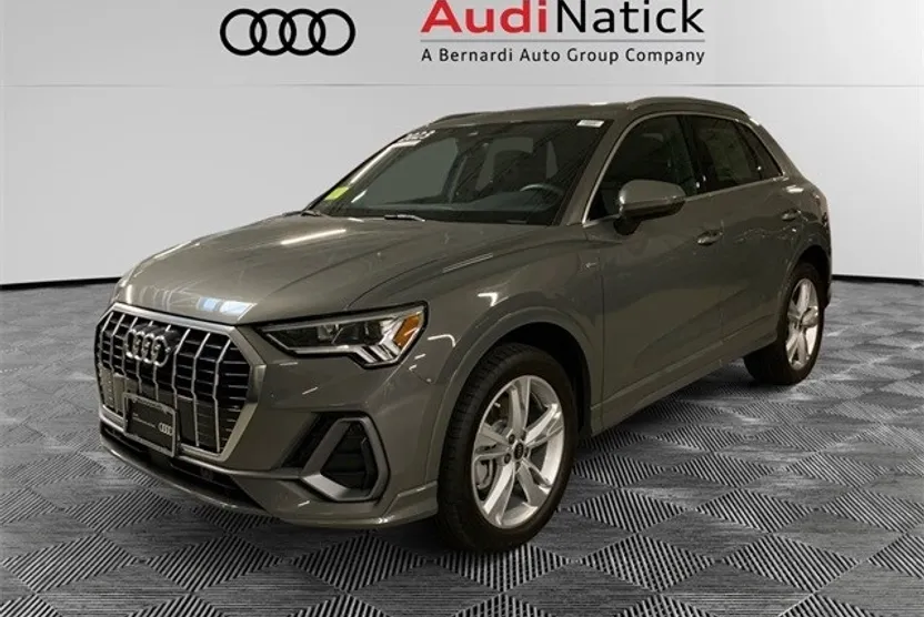 2023 Audi Q3 S line Premium Plus photo 1