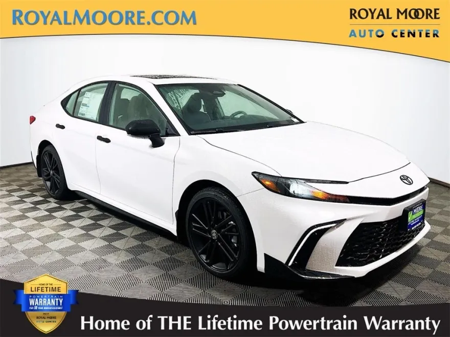 2026 Toyota Camry photo 1