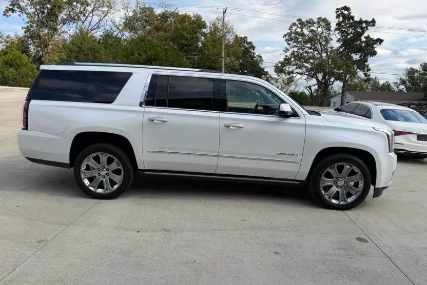 2016 Gmc Yukon XL Denali photo 1