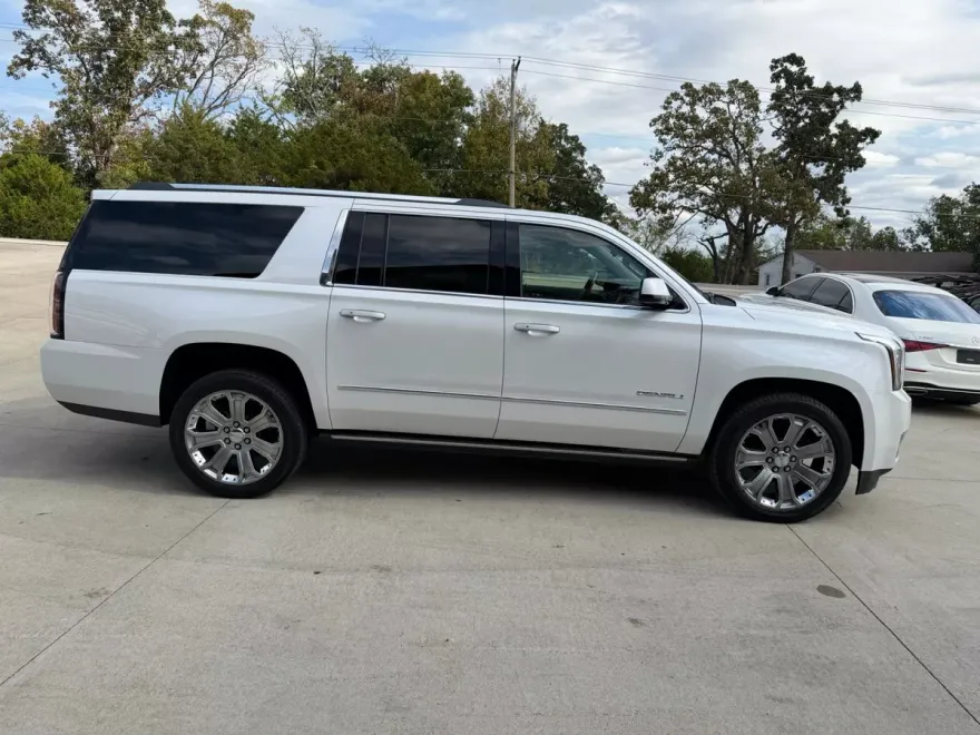 2016 Gmc Yukon XL Denali photo 1