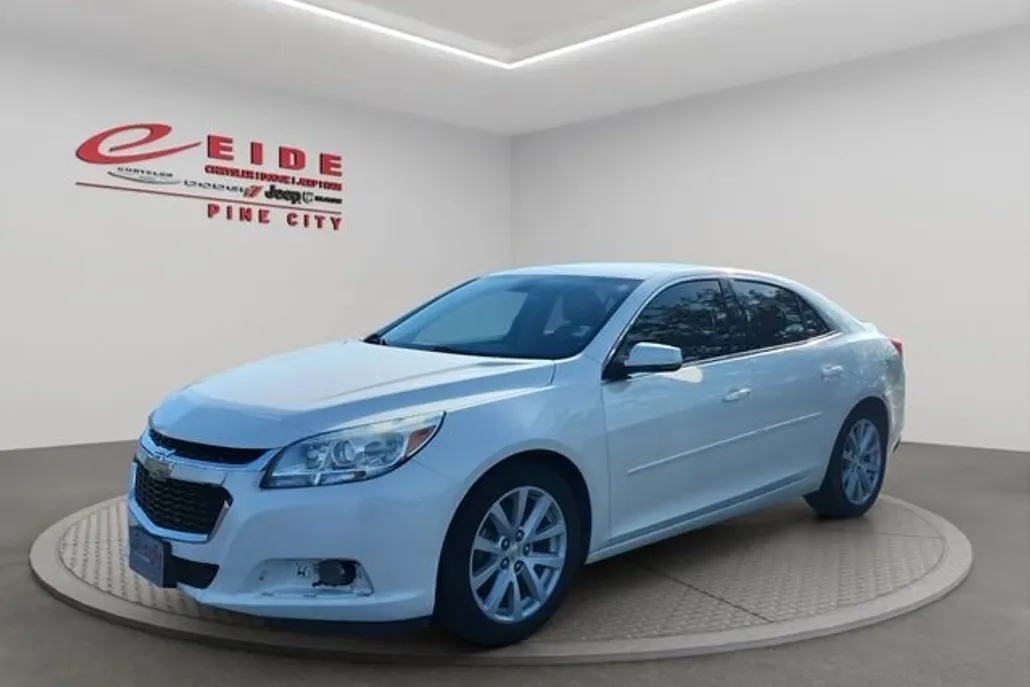 2014 Chevrolet Malibu 2LT photo 1