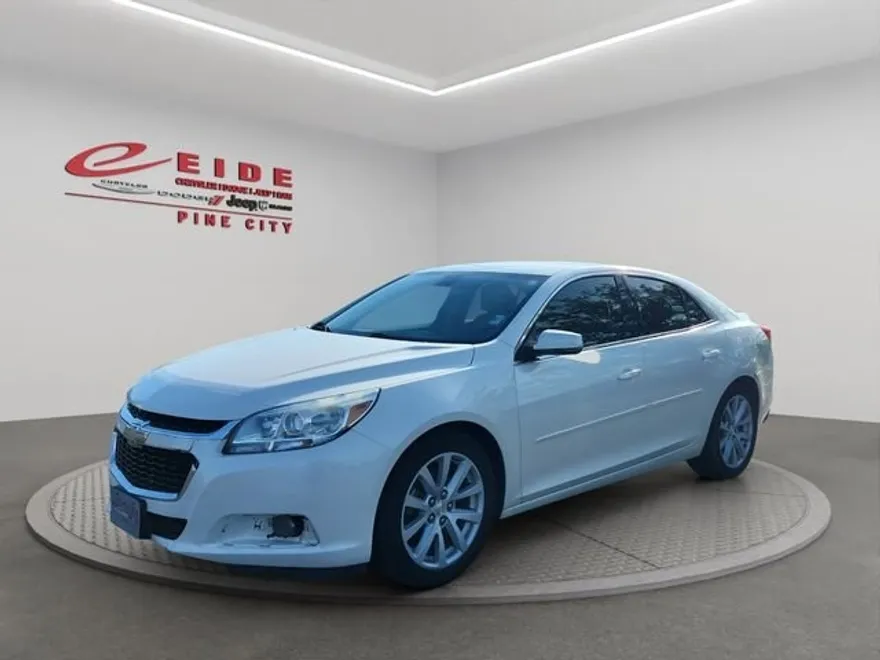 2014 Chevrolet Malibu 2LT photo 1