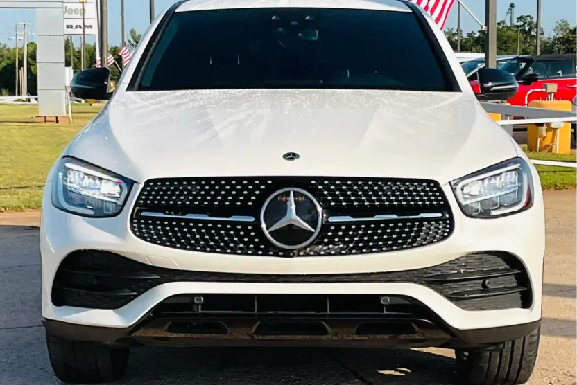 2021 Mercedes Benz GLC 300 photo 1