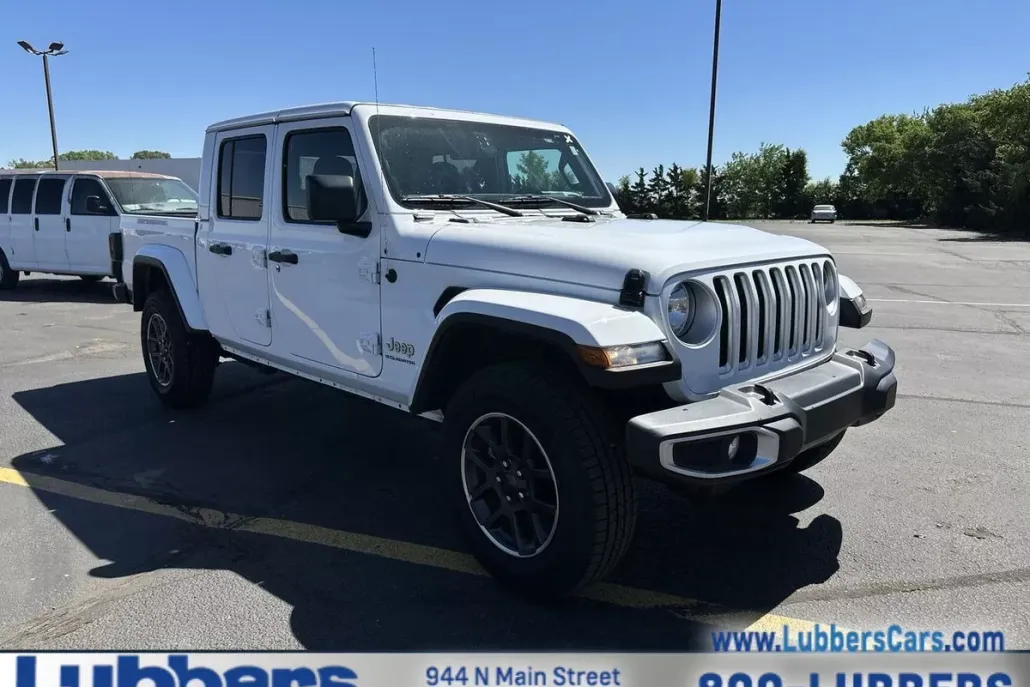 2023 Jeep Gladiator Overland photo 1