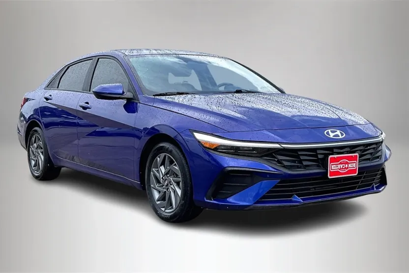 2024 Hyundai Elantra SEL photo 1