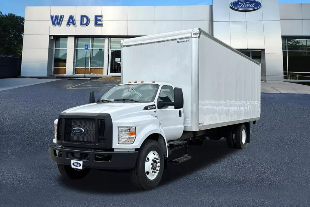 2025 Ford F-750 SuperCab photo 1