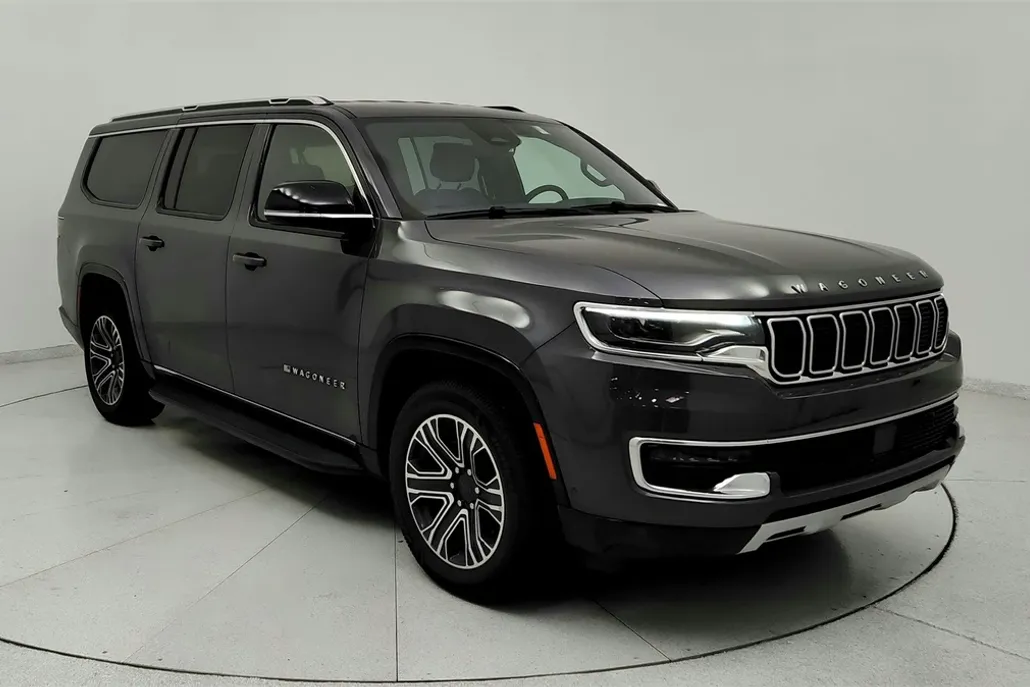 2024 Jeep Wagoneer L Series II photo 1
