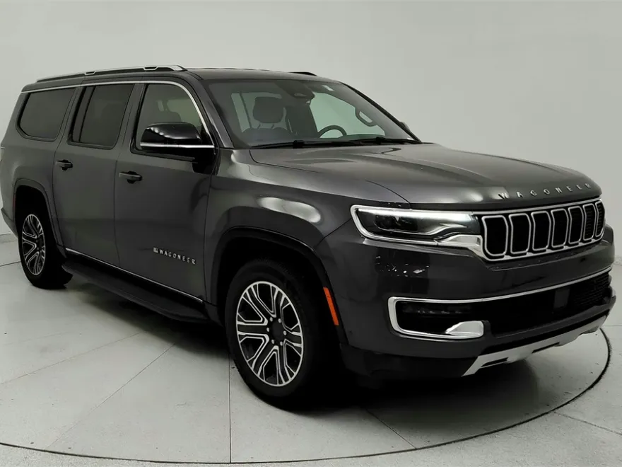 2024 Jeep Wagoneer L Series II photo 1