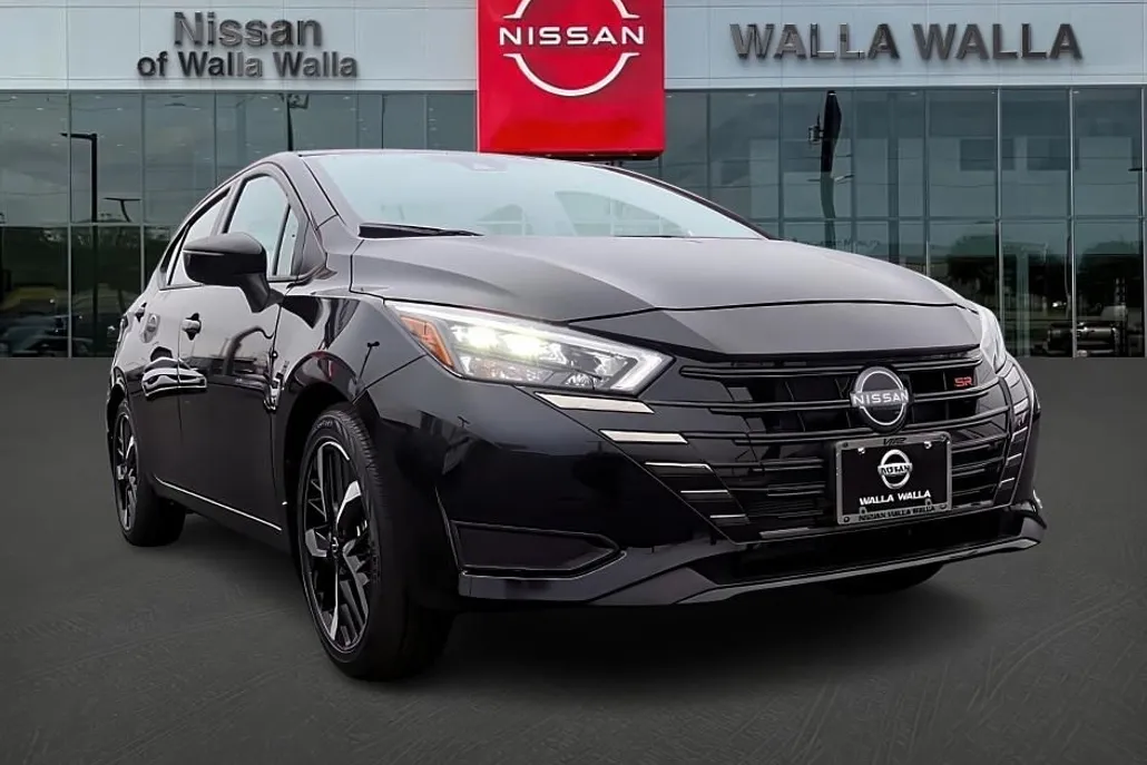 2025 Nissan Versa SR photo 1
