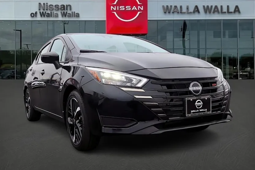 2025 Nissan Versa SR photo 1