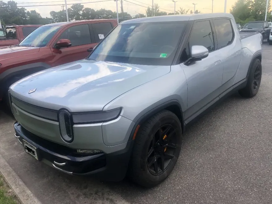 2023 Rivian R1T Adventure photo 1