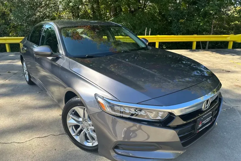 2019 Honda Accord LX photo 1