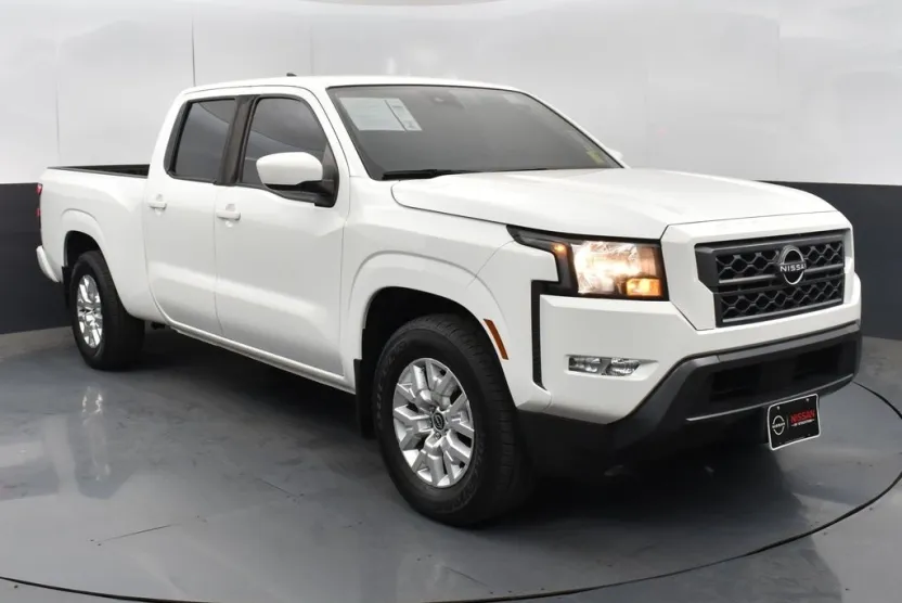 2022 Nissan Frontier SV photo 1