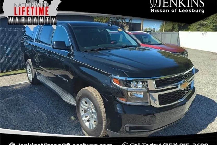 2019 Chevrolet Suburban LT photo 1