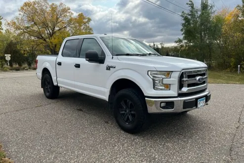 2015 Ford F-150 XLT photo 2