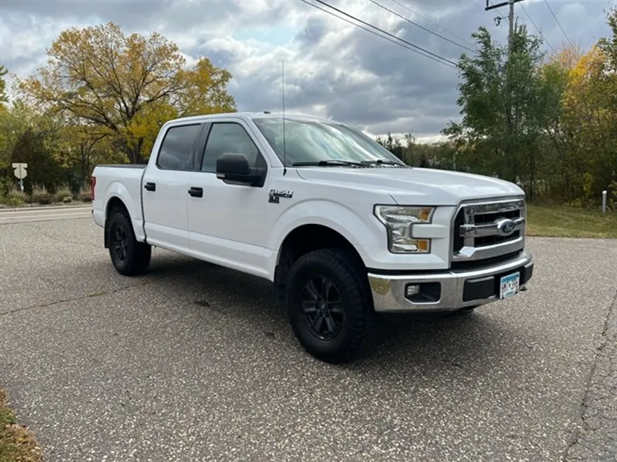 2015 Ford F-150 XLT photo 2