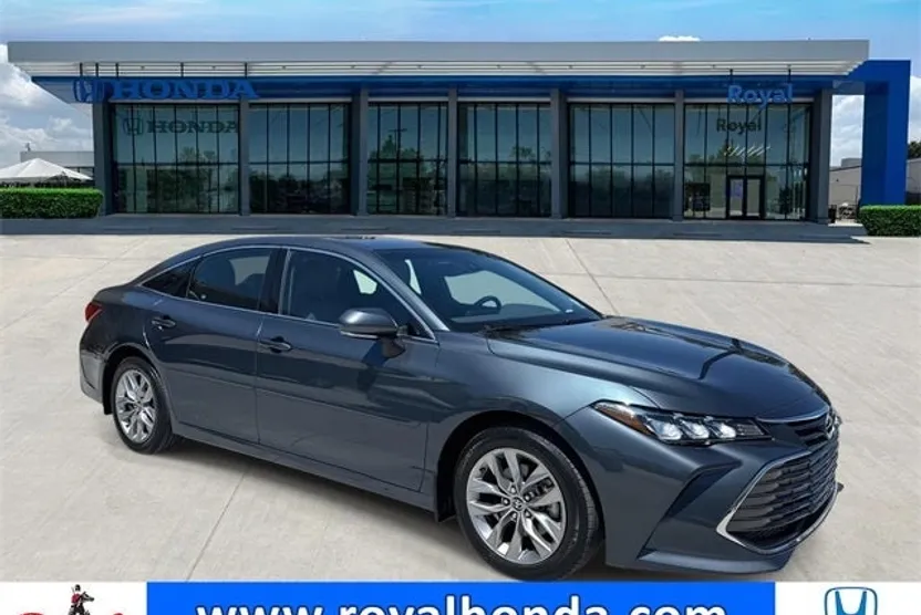 2022 Toyota Avalon Hybrid XLE Plus photo 1