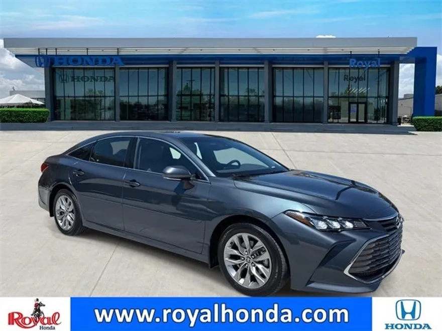 2022 Toyota Avalon Hybrid XLE Plus photo 1