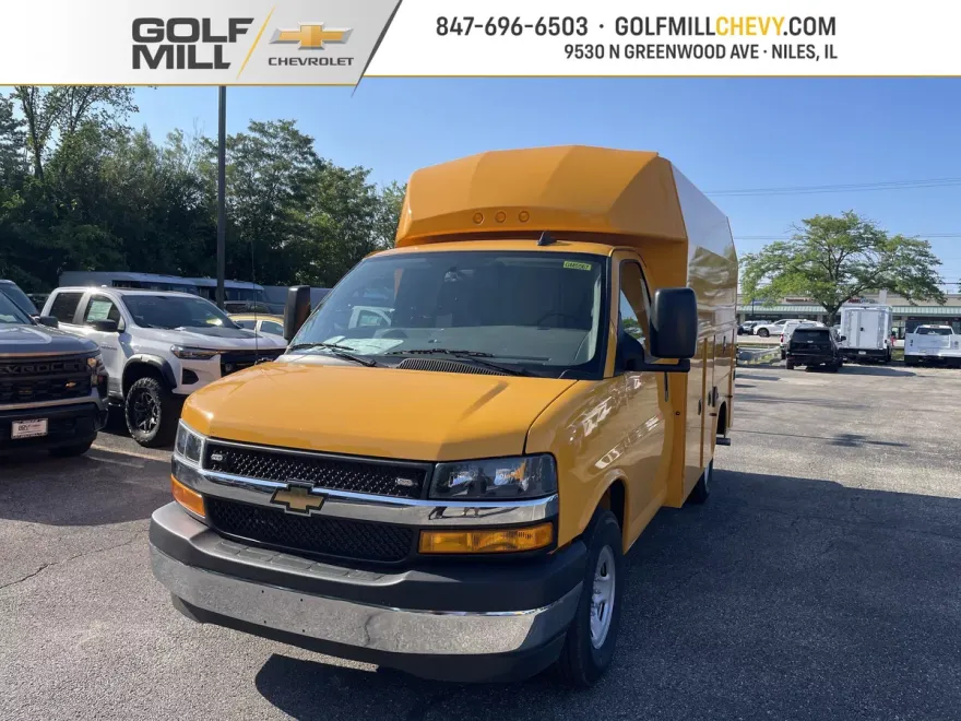 2025 Chevrolet Express 3500 Cutaway Van photo 1