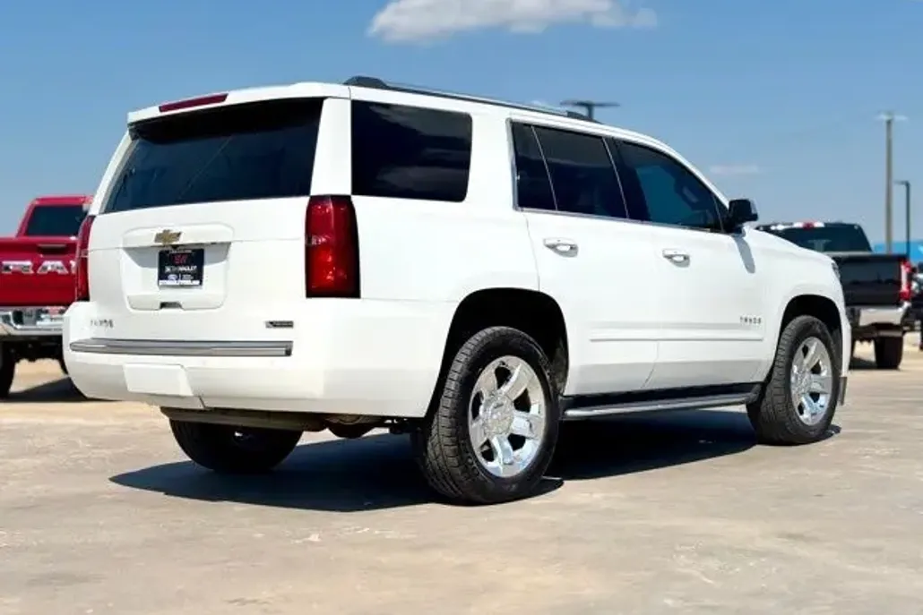 2017 Chevrolet Tahoe Premier photo 1
