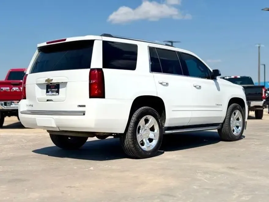2017 Chevrolet Tahoe Premier photo 1
