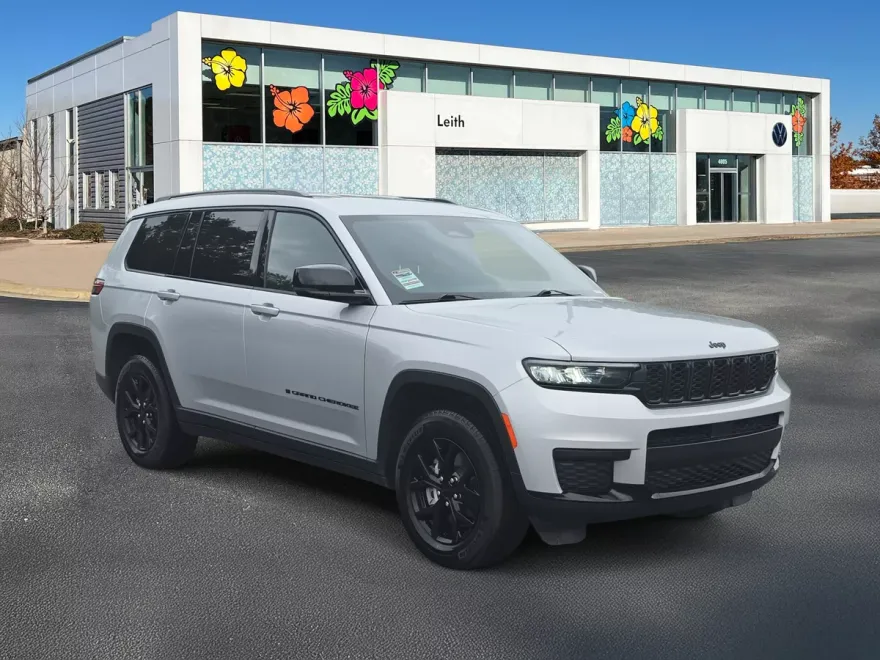 2024 Jeep Grand Cherokee Laredo Altitude photo 1