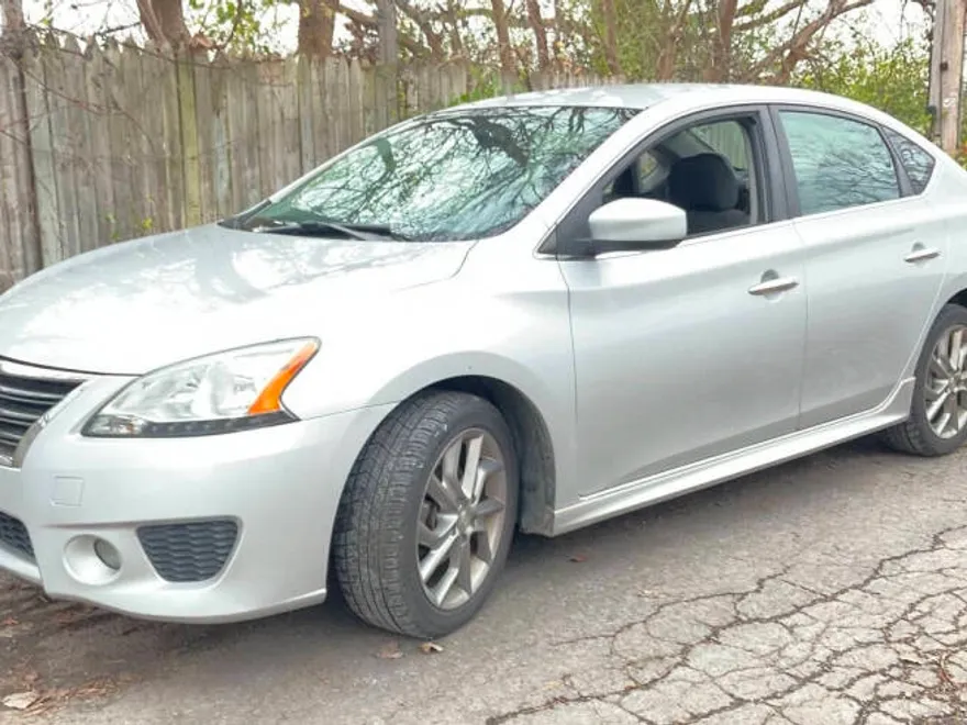 2013 Nissan Sentra SR photo 1