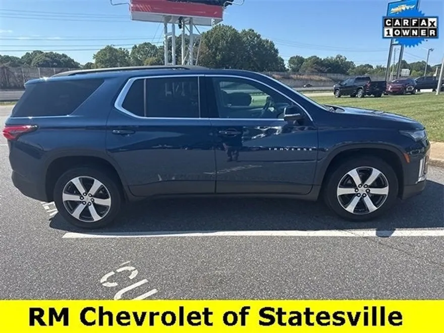 2023 Chevrolet Traverse Leather photo 1