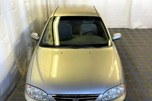 2004 Kia Spectra Base photo 2