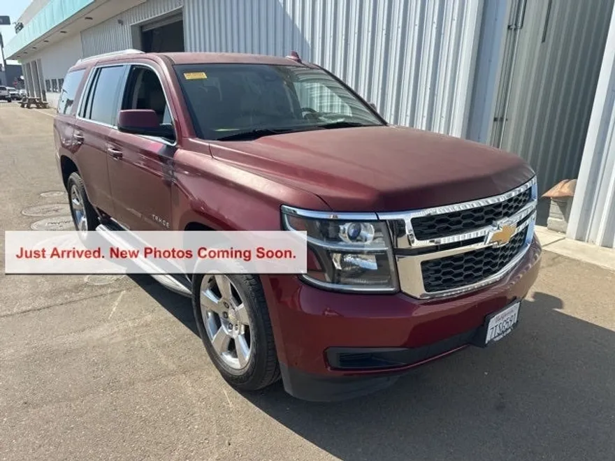 2016 Chevrolet Tahoe LT photo 1