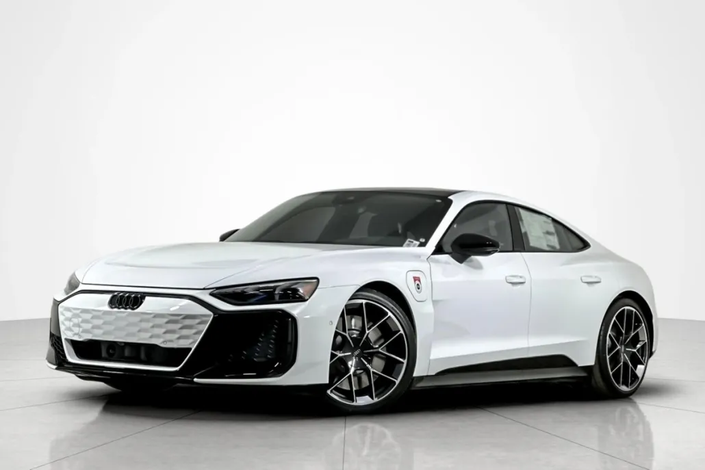 2025 Audi RS e-tron GT Base photo 1