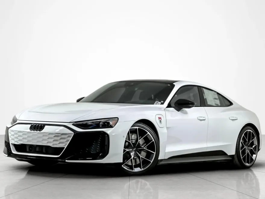 2025 Audi RS e-tron GT Base photo 1