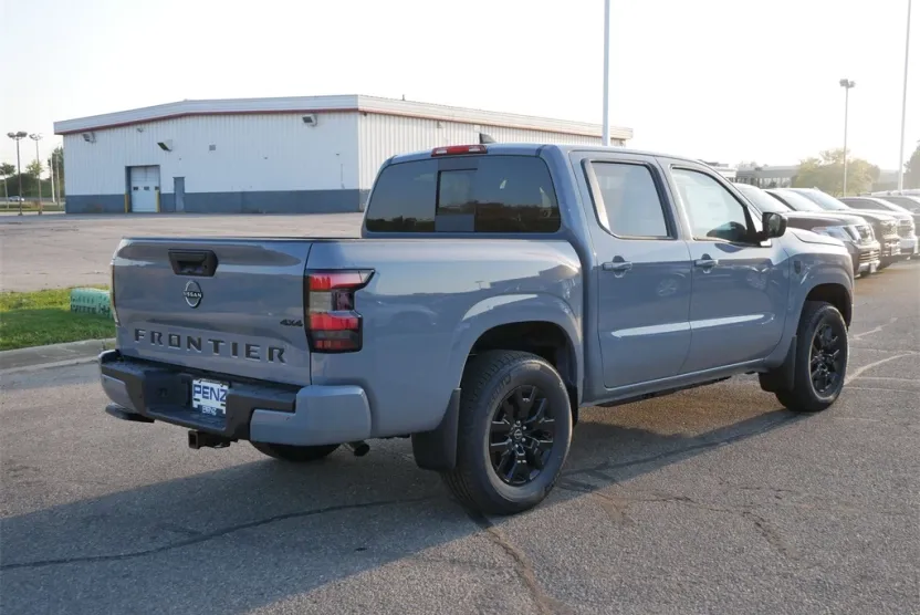 2026 Nissan Frontier SV photo 1