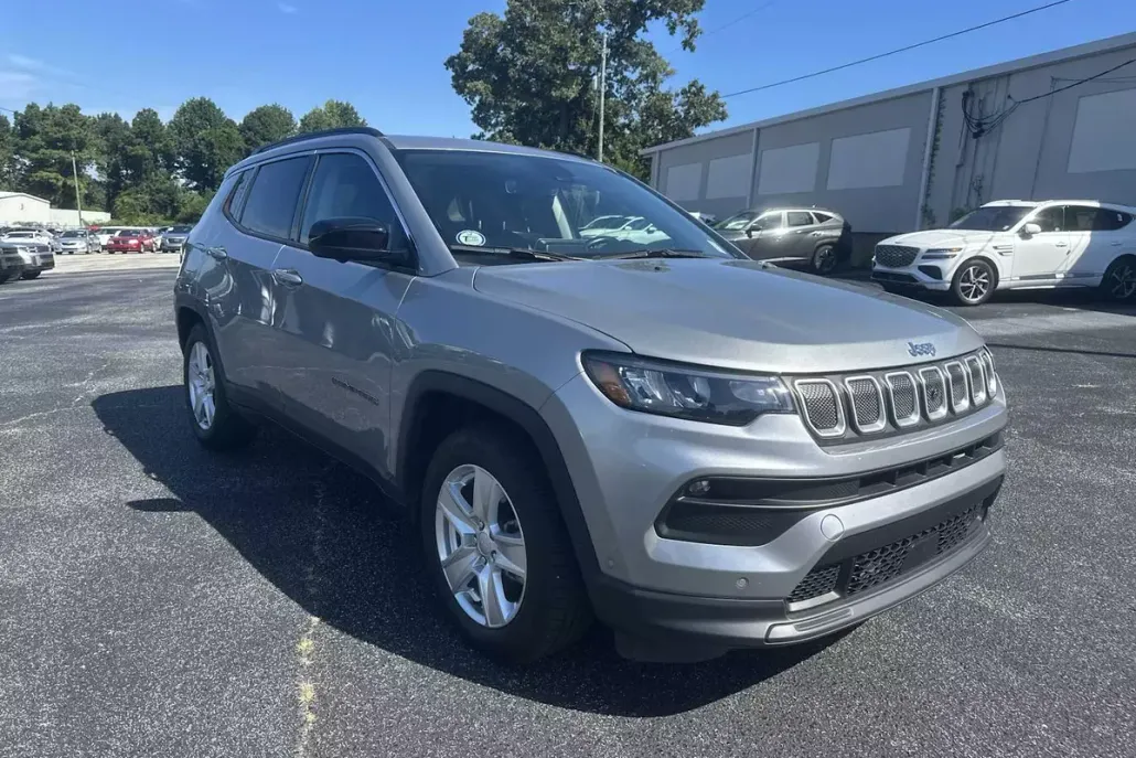 2022 Jeep Compass Latitude photo 1