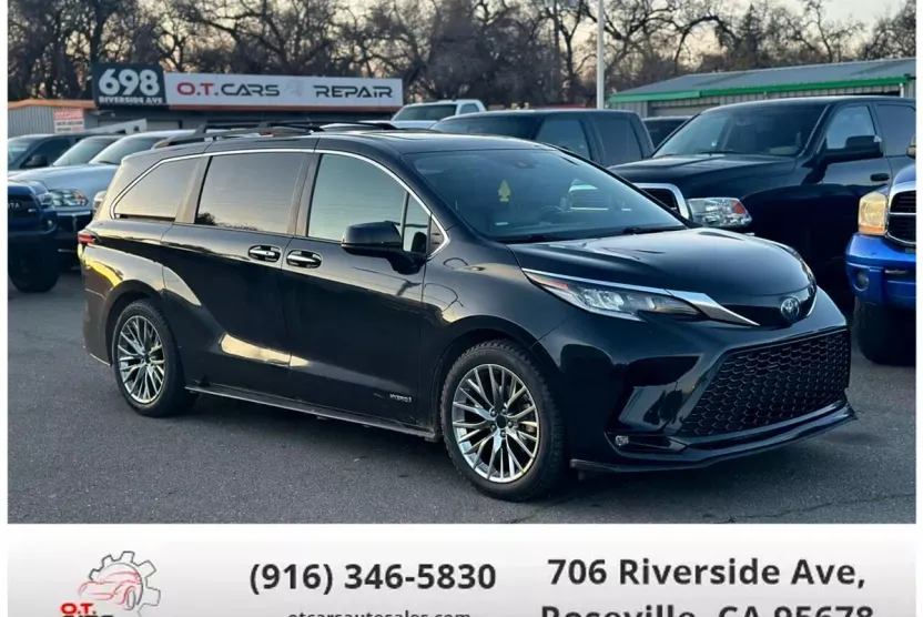 2021 Toyota Sienna XSE photo 1