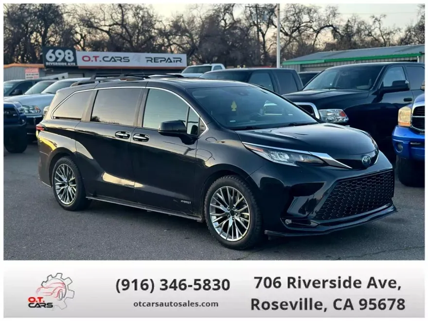 2021 Toyota Sienna XSE photo 1