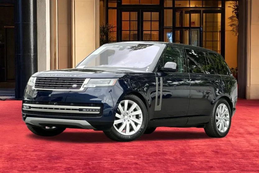 2023 Land Rover Range Rover SE photo 1
