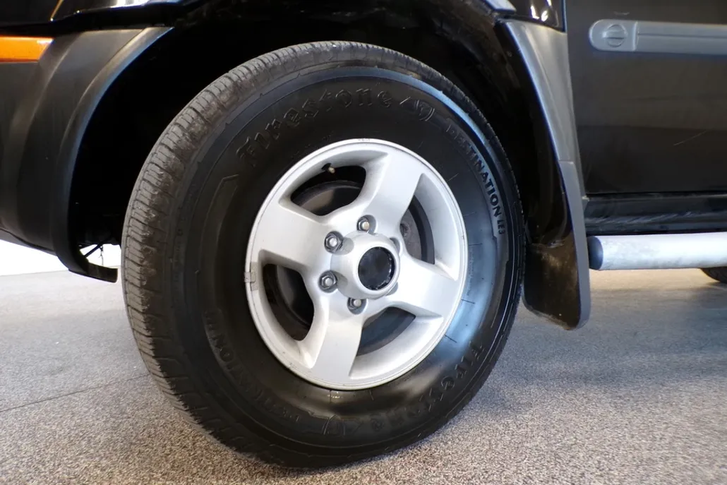 2004 Nissan Xterra XE photo 1