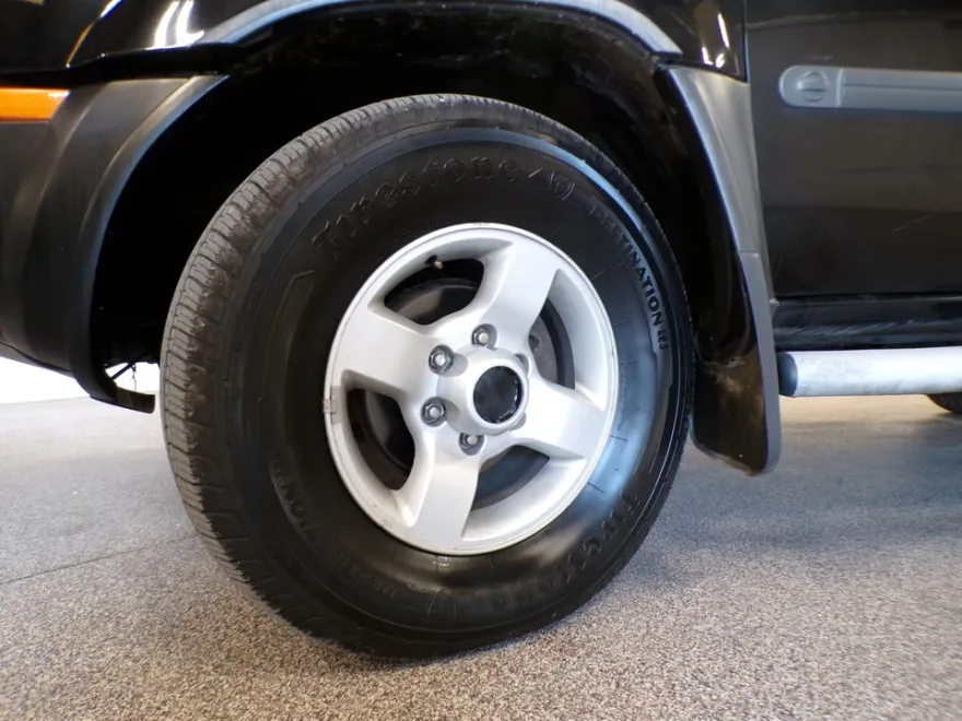 2004 Nissan Xterra XE photo 1