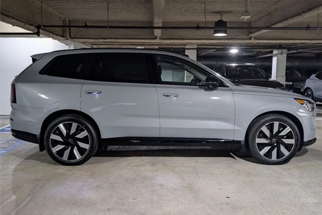 2025 Volvo EX90 Twin Motor Ultra photo 1