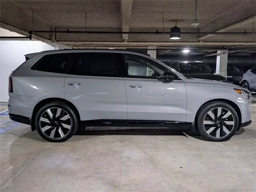 2025 Volvo EX90 Twin Motor Ultra photo 1