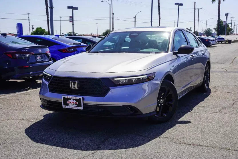 2025 Honda Accord SE photo 1