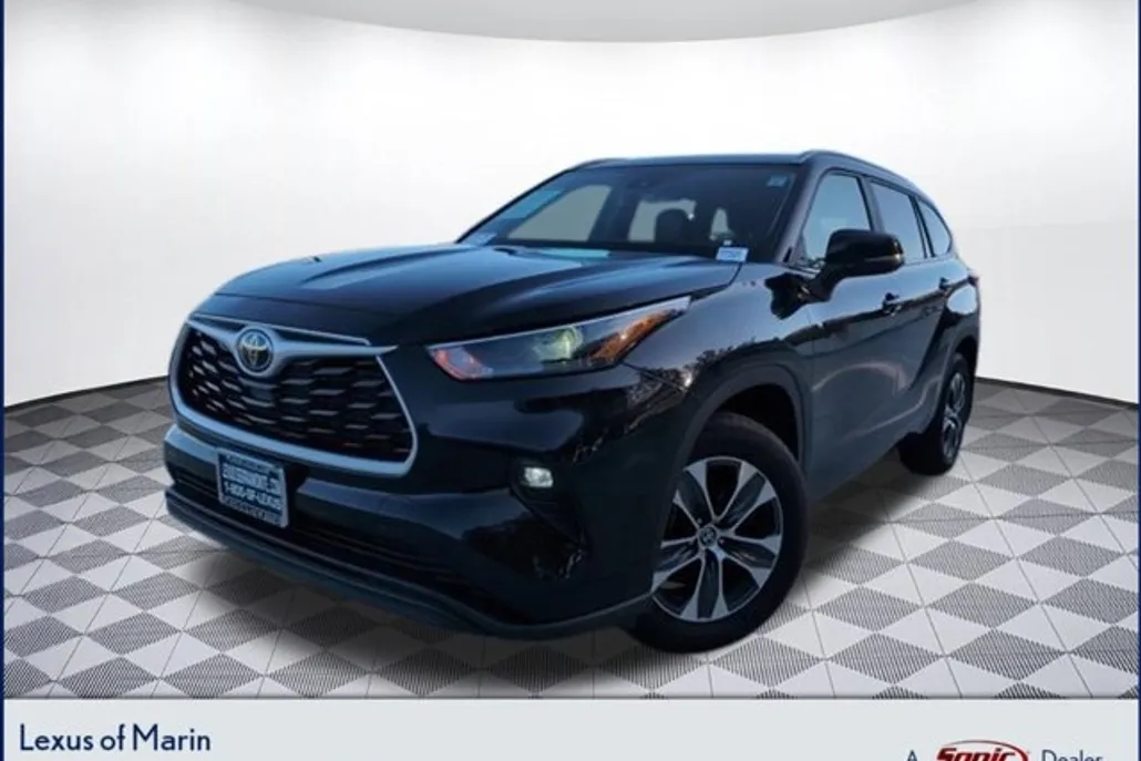 2024 Toyota Highlander XLE photo 1