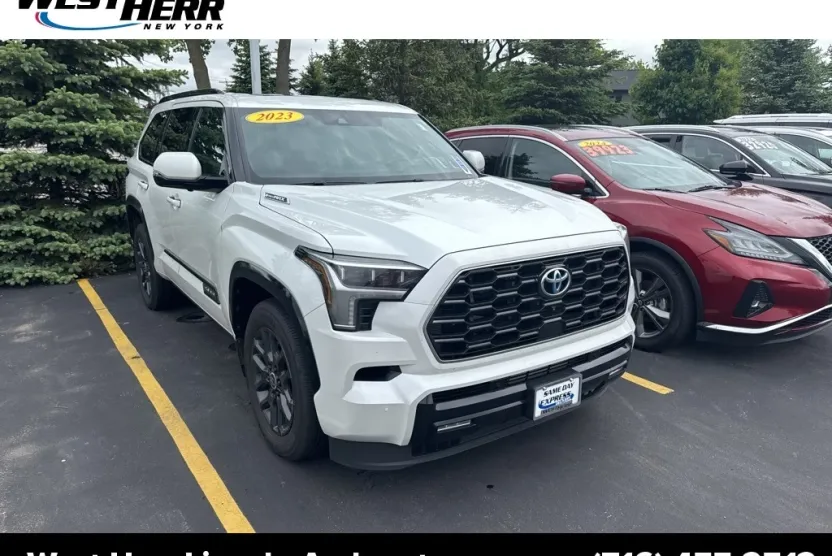 2023 Toyota Sequoia Platinum photo 1